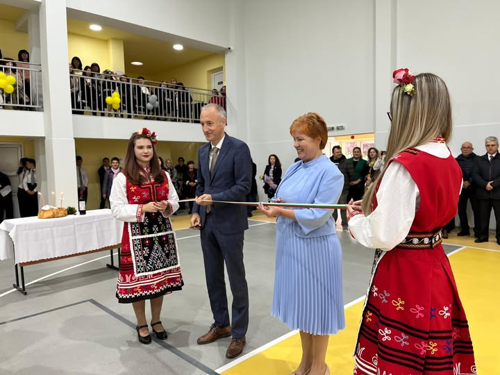 Министерството на образованието инвестира 240 млн. лв. в спортни съоръжения за училищата