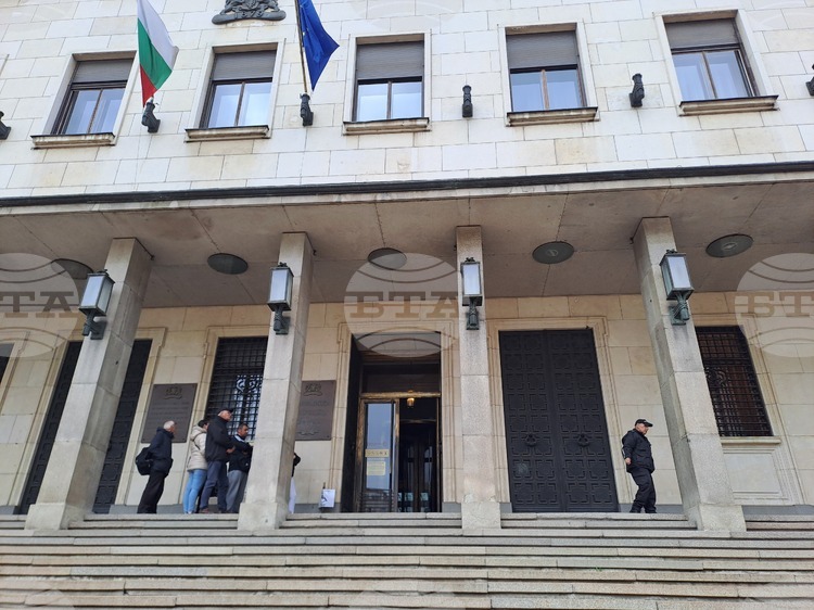 Актуални валутни курсове и цена на златото за 09.10.2025