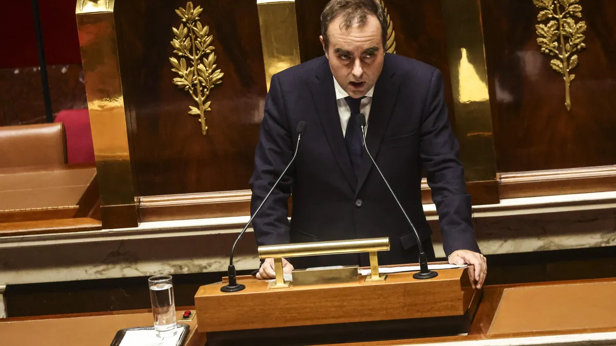 Франция отлага пенсионната реформа до 2027: Лекорню предлага нова конференция