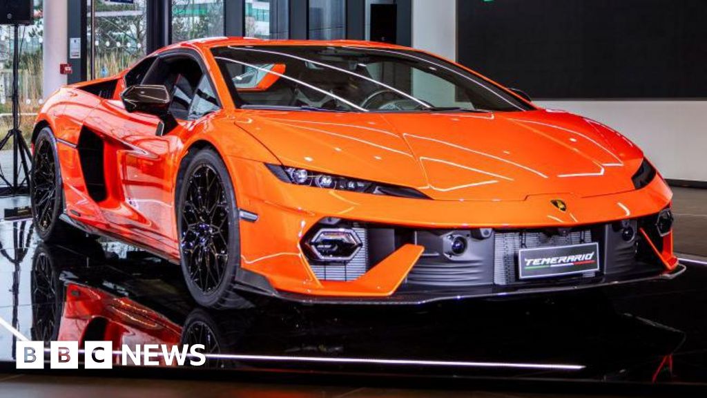 Lamborghini отлага изцяло електрическото бъдеще: Фокус върху хибридите