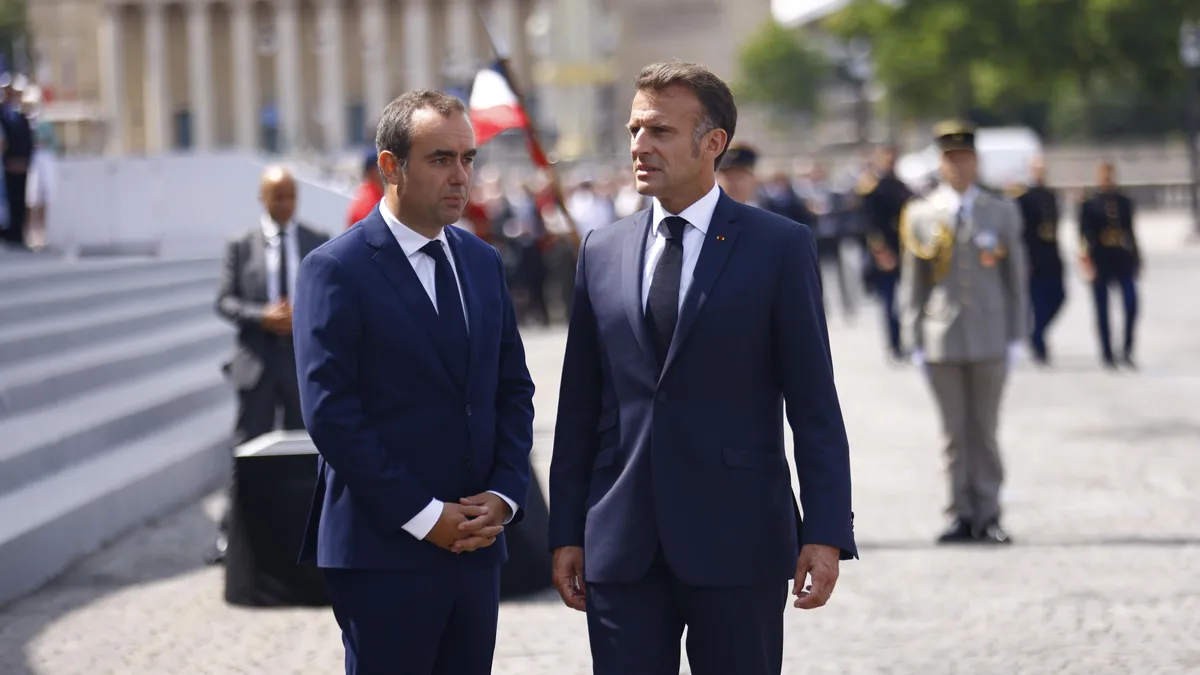 Макрон признава грешка с пенсионната реформа: Политическа криза във Франция