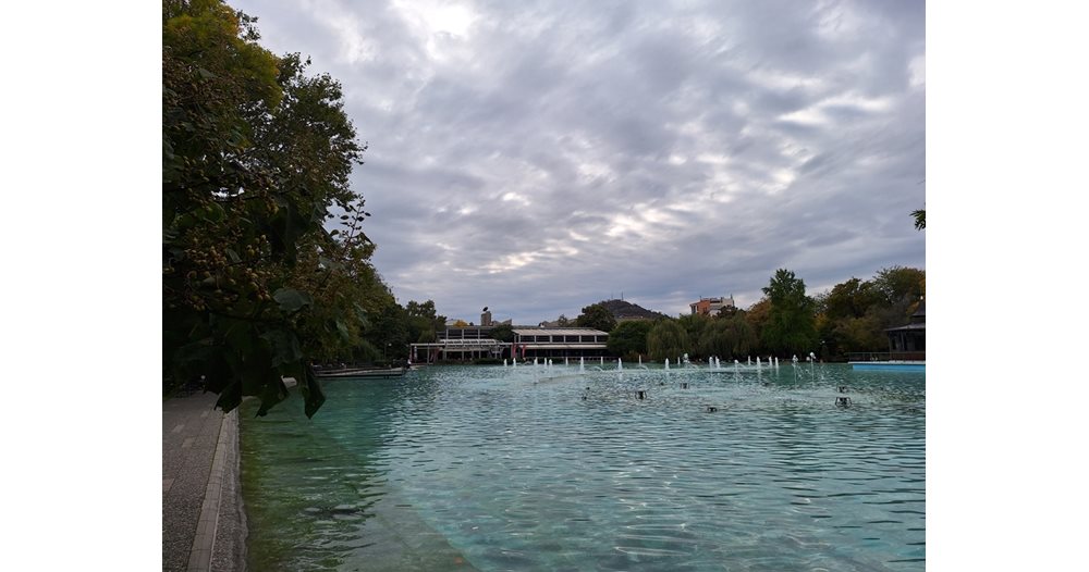 Облачно, но топло време в Пловдив: Температури до 19°