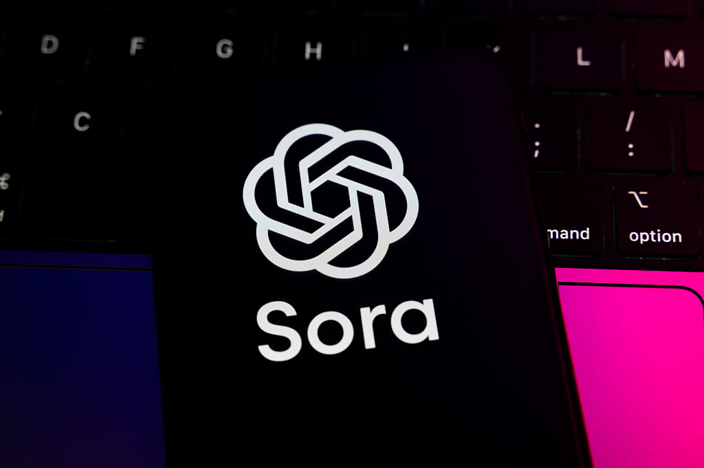 Фалшиви Sora приложения заливат App Store: Как Apple се справя с проблема?