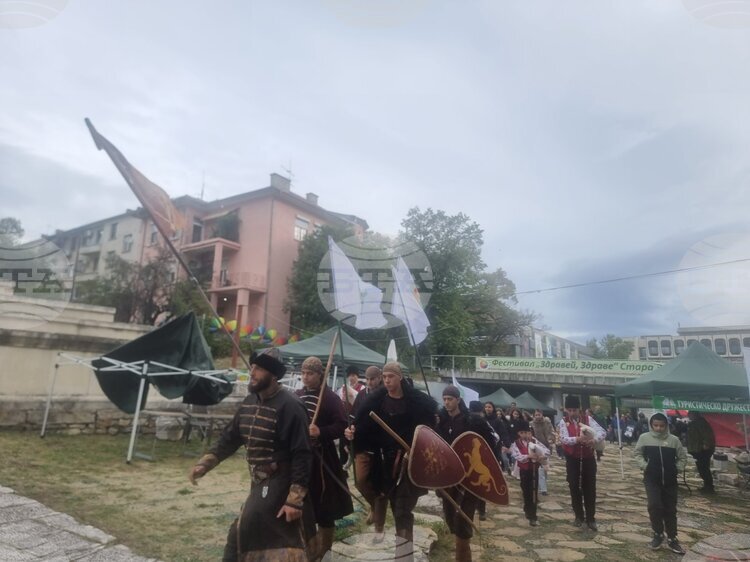 Фестивал „Здравей, здраве“ в Стара Загора: Традиции и култура в пъстро шествие