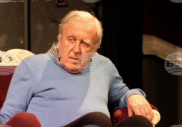 Проф. Цочо Бояджиев представя поетична книга и изложба в София
