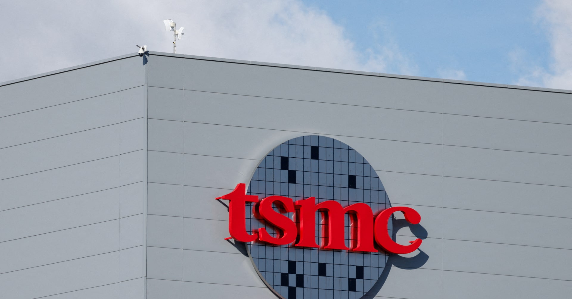 TSMC отчита рекордна печалба благодарение на бум в AI разходите