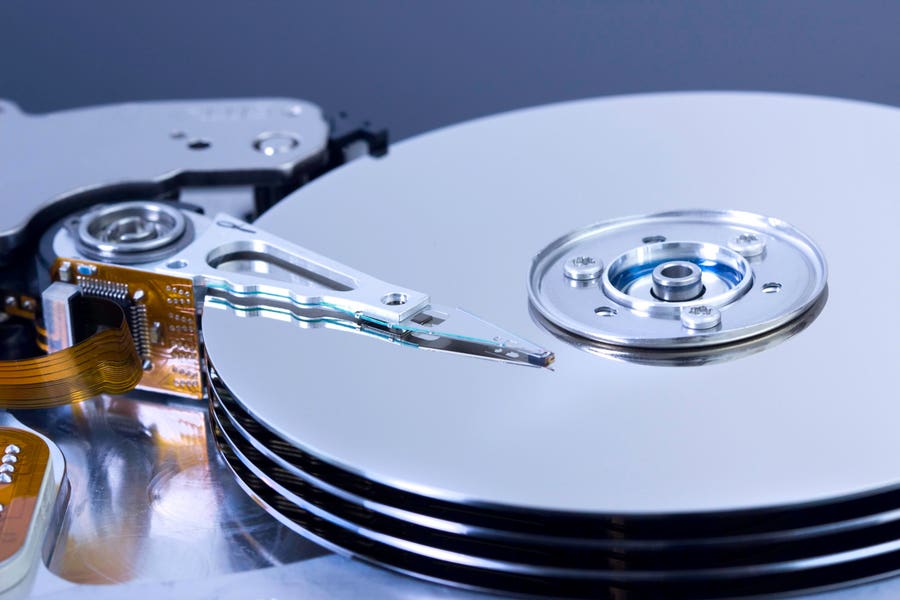 Western Digital открива лаборатория за тестване на HDD, Toshiba планира 12-дискови HDD до 2027 г.