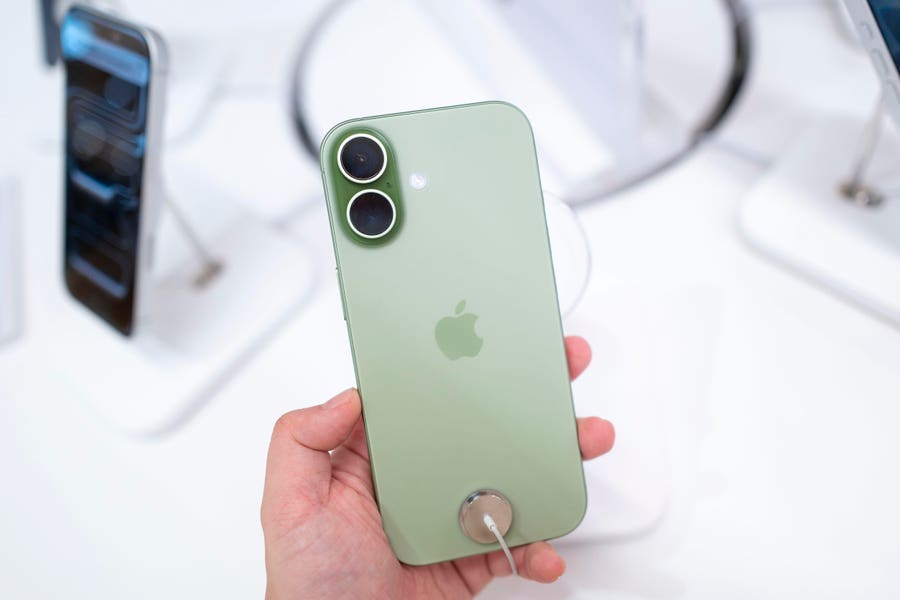 Какво да очакваме от следващата голяма актуализация на iPhone: iOS 26.2