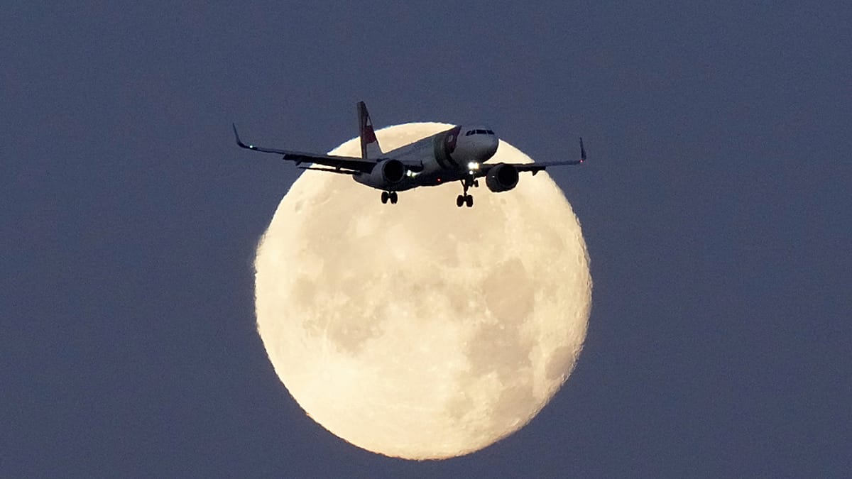 Хаос в пътуванията: Хиляди самолети Airbus заземени заради софтуерен проблем