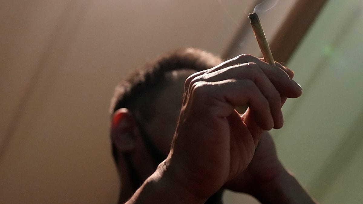 Как да разпознаем зависимостта от марихуана и какви са възможностите за лечение