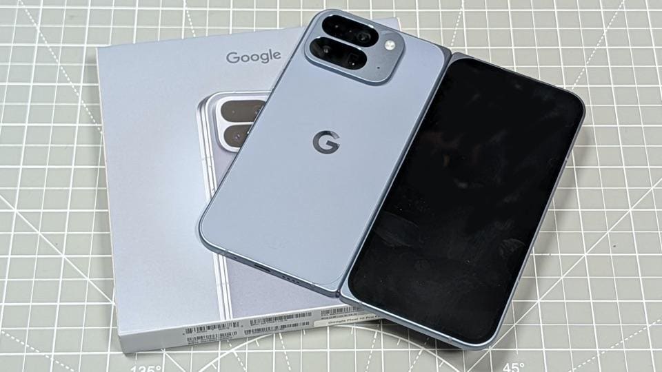 Google Pixel 10 Pro Fold: Как три ключови решения ще променят пазара на сгъваеми устройства