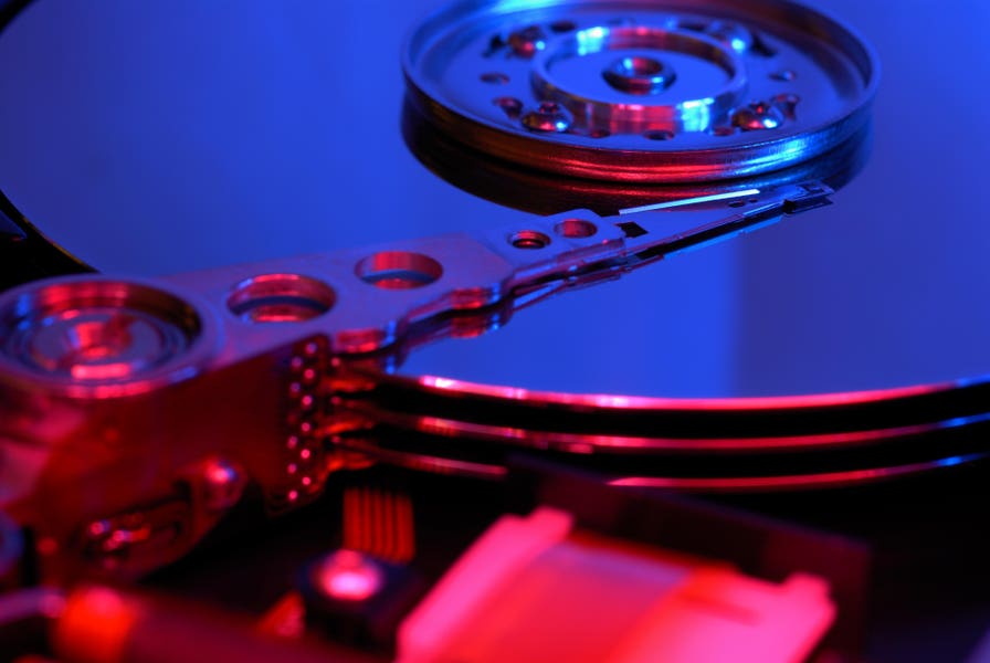 Seagate представя нова технология за 6.9TB дискове с ферроелектричен запис