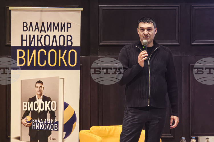 Владимир Николов представи книгата си „Високо“ в Добрич: Успехът изисква отдаденост
