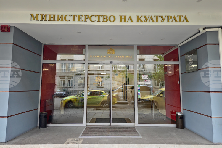 Удължен срок за кандидатстване за кураторски проект за Венецианското биенале