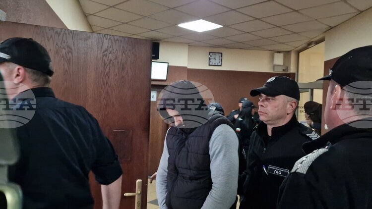 Апелативният съд в Пловдив потвърди задържането на полицай, обвинен в убийство