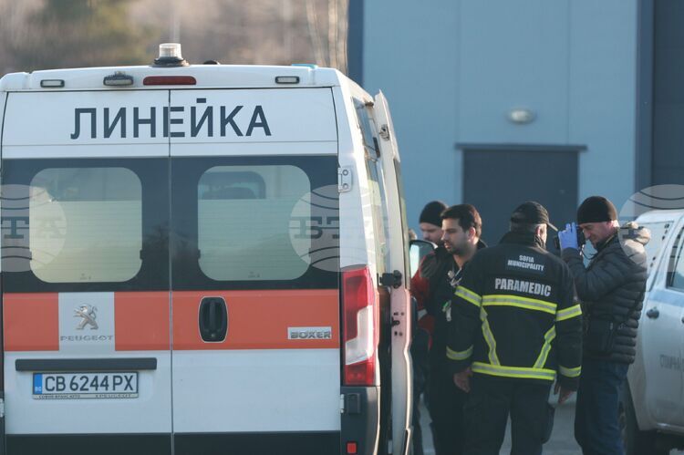 Пострадал при срутване на хале в София транспортиран към 'Пирогов'
