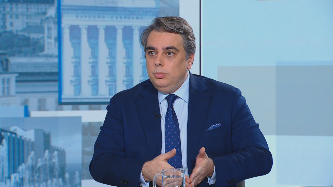 Асен Василев: Въвеждането на броячки гарантира 100% хартиен вот