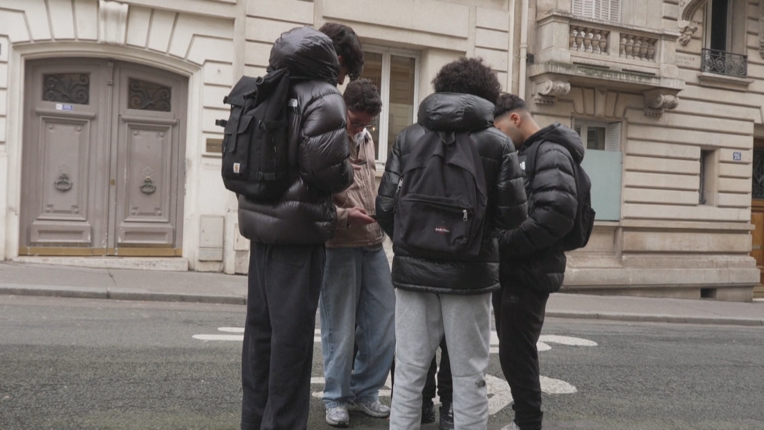 Франция обсъжда забрана на социалните мрежи за деца под 15 години: Европейски дебат за защита на младите