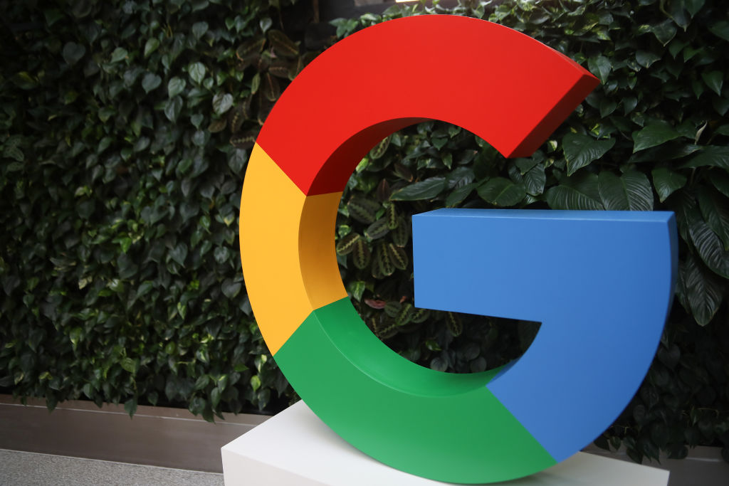 Google плаща $68 милиона за уреждане на обвинения за шпионаж чрез гласовия асистент