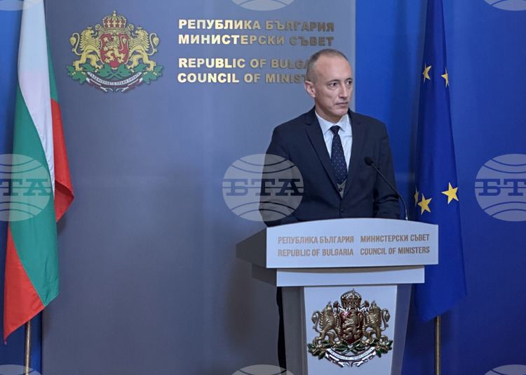 Правителството отпуска допълнителни средства за образователни инвестиции