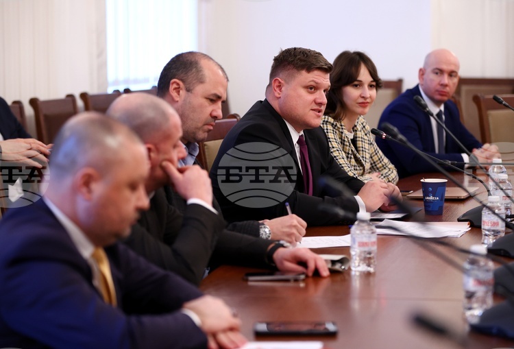 Комисията за българите в чужбина обсъжда културни инициативи и образователни въпроси