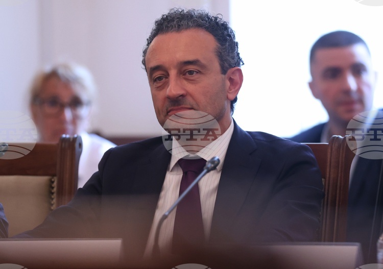Даниел Лорер: Държавата трябва да предотврати глоби в спора за авторските права