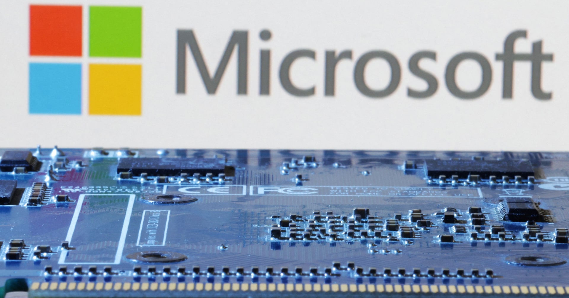 Microsoft представя ново поколение AI чипове, конкурирайки Nvidia
