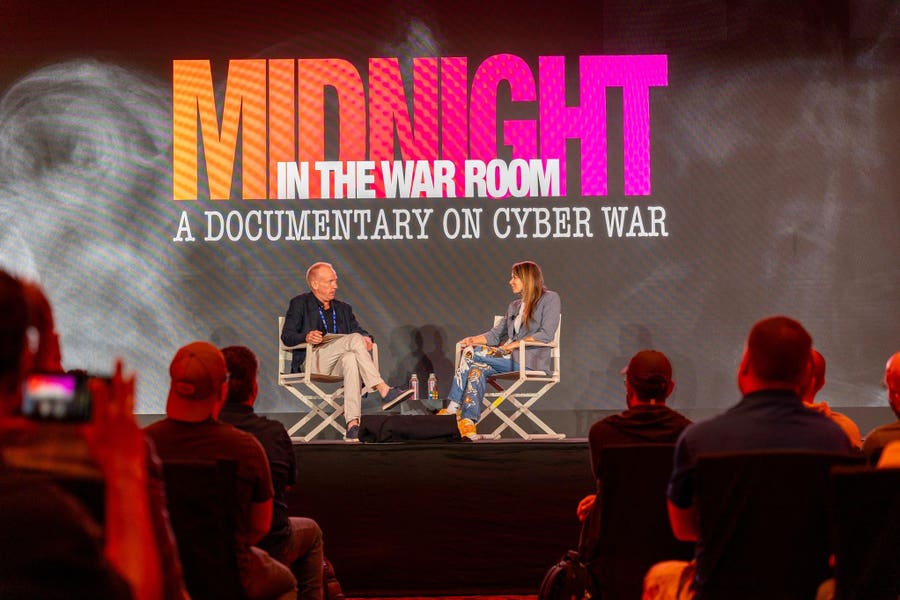 Документалният филм 'Midnight In The War Room' дебютира на Black Hat 2026: Поглед към кибер защитниците