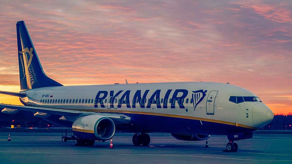 Ryanair обявява значителни съкращения на маршрути в Европа през 2026