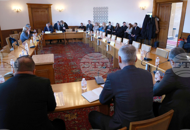 Обсъждане на проблеми в системата за колективно управление на права в Народното събрание