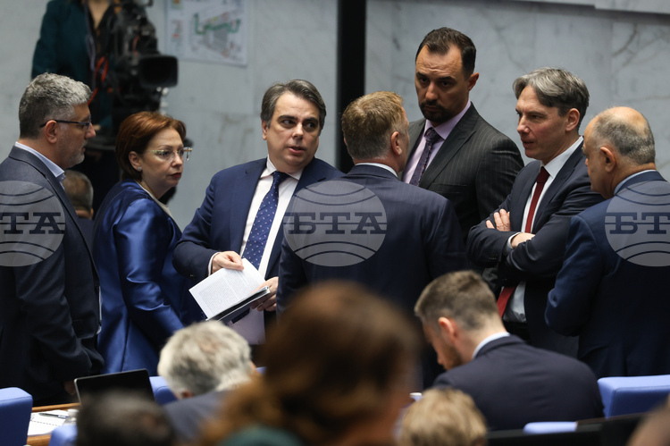Парламентът отново в почивка поради липса на кворум