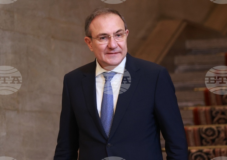 Увеличение на заплатите в бюджетната сфера с 5%: Решение на правителството в оставка