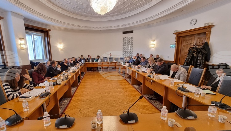 Правната комисия решава съдбата на архивите на КПК: данните преминават към ДАНС
