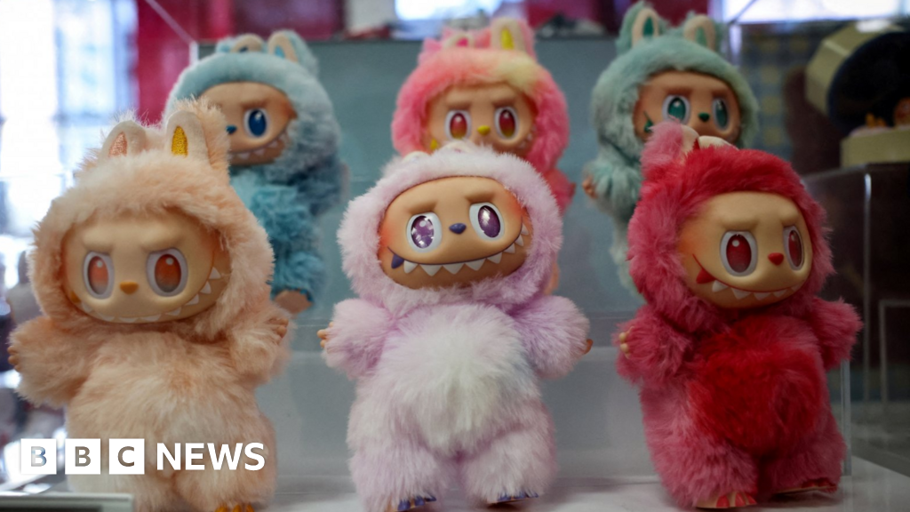 Китайският производител на играчки Labubu отваря нови магазини в Обединеното кралство след визита на британския премиер в Китай