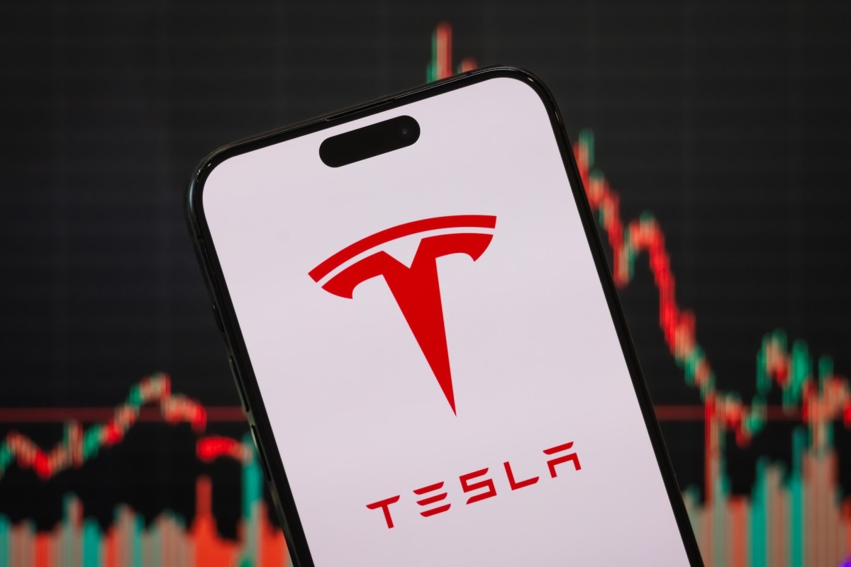 Tesla възобновява Dojo3 за космически AI изчисления: Какво означава това за бъдещето?