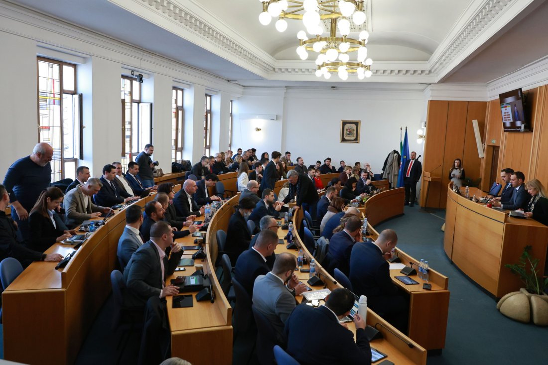 Кметът на София Васил Терзиев изслушан за кризата с боклука: Обещания и обвинения