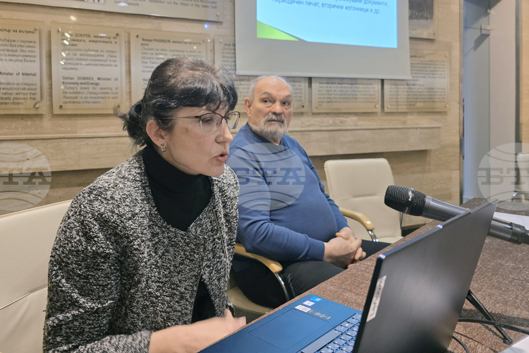 Проф. Жоржета Назърска представи образа на Райна Княгиня в Панагюрище