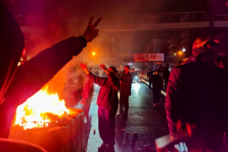Фалшиво AI видео на Тръмп предизвиква протести в Иран