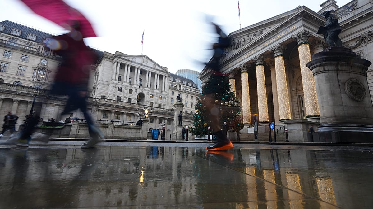 Bank of England задържа лихвите на 3.75%: Инфлацията остава над целта