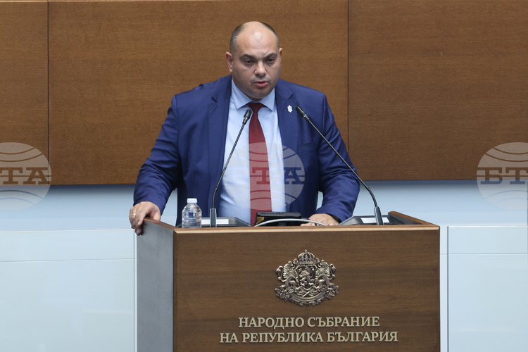 Депутатите изслушват министъра на околната среда в оставка по случая 'Петрохан'