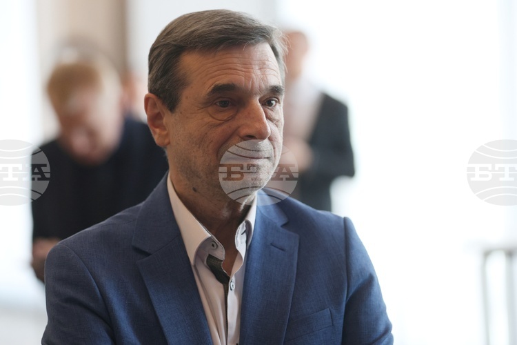 Димитър Манолов: Предизвикателства пред минималната заплата и пенсионната система в България