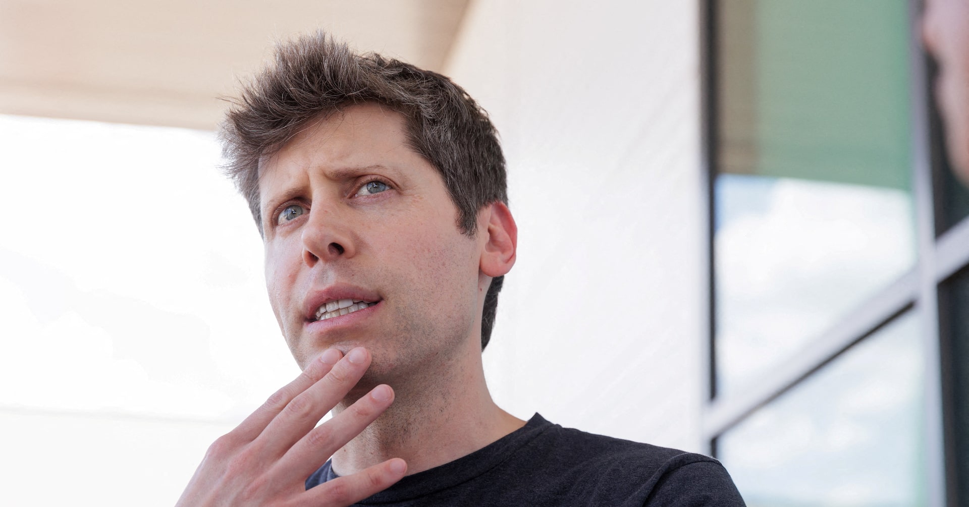 OpenAI CEO Altman: Moltbook е вероятно временен феномен, но технологията зад него е обещаваща