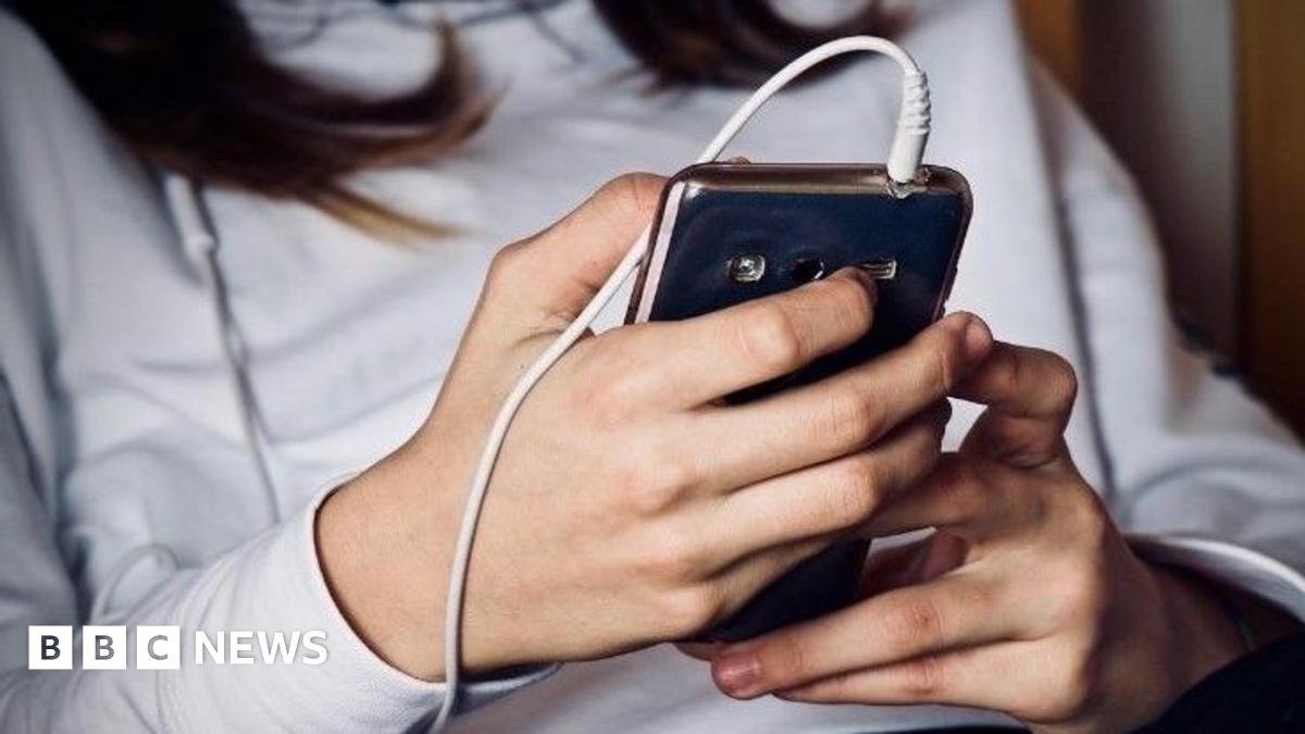 Шефилд подкрепя кампания за училища без смартфони