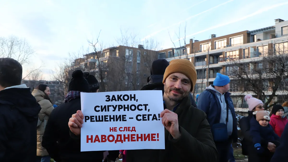 Протест в Манастирски ливади: Изместване на река без проект застрашава жителите