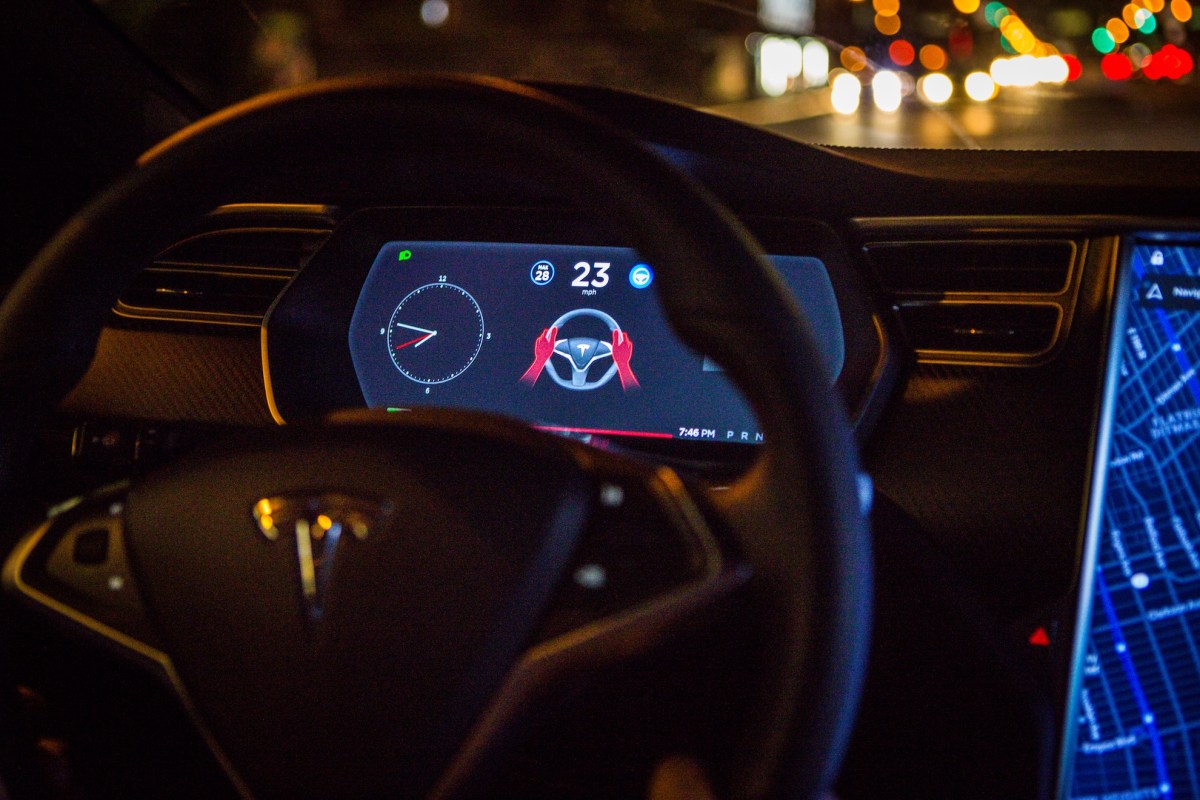 Tesla избягва 30-дневно спиране в Калифорния след премахване на Autopilot