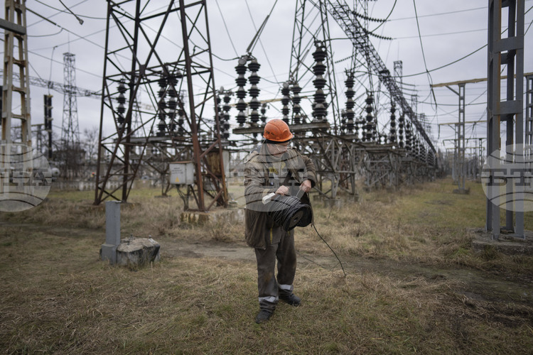 Рекорден внос на електроенергия в Украйна: Какво означава това за енергийния пазар?