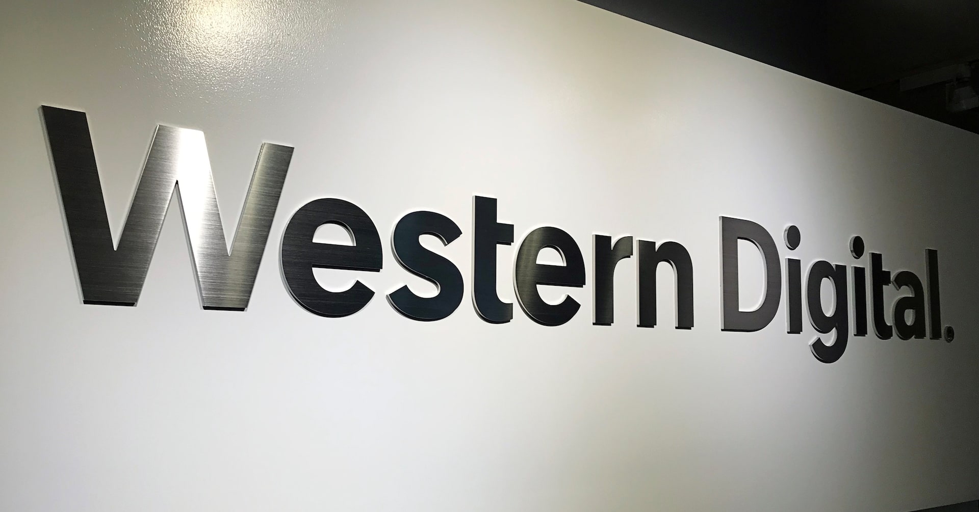 Western Digital увеличава програмата за обратно изкупуване с $4 милиарда благодарение на AI
