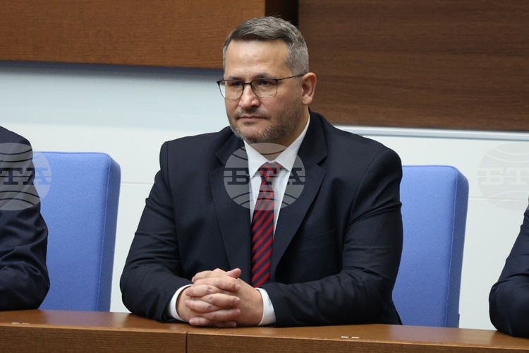 Финансови предизвикателства пред „Магазин за хората“: Министър Христанов коментира