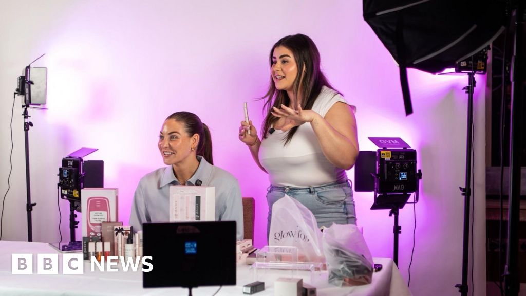 Как TikTok променя електронната търговия: Успехът на live shopping