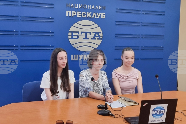 Балерините Йоана Илиева и Данелия Петрова: Изразяваме се чрез балет